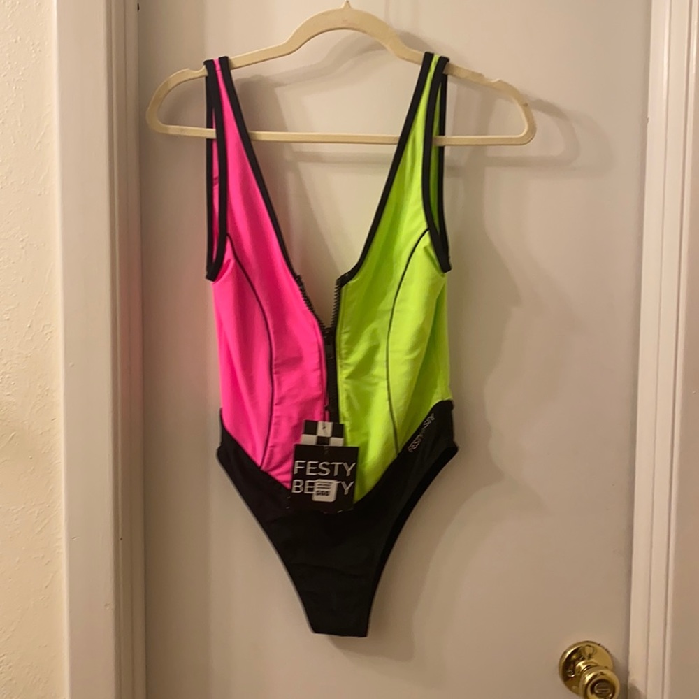 Festy Betsy One piece